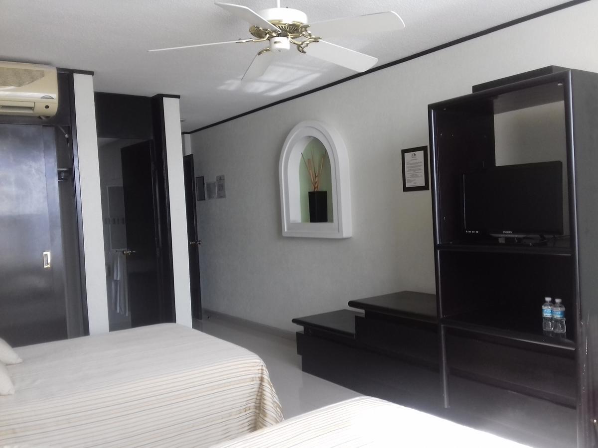 Hotel Mary Celaya  Bagian luar foto
