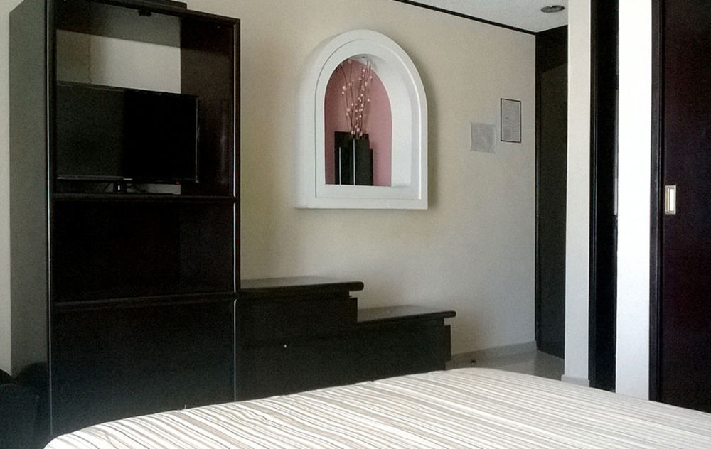 Hotel Mary Celaya  Bagian luar foto