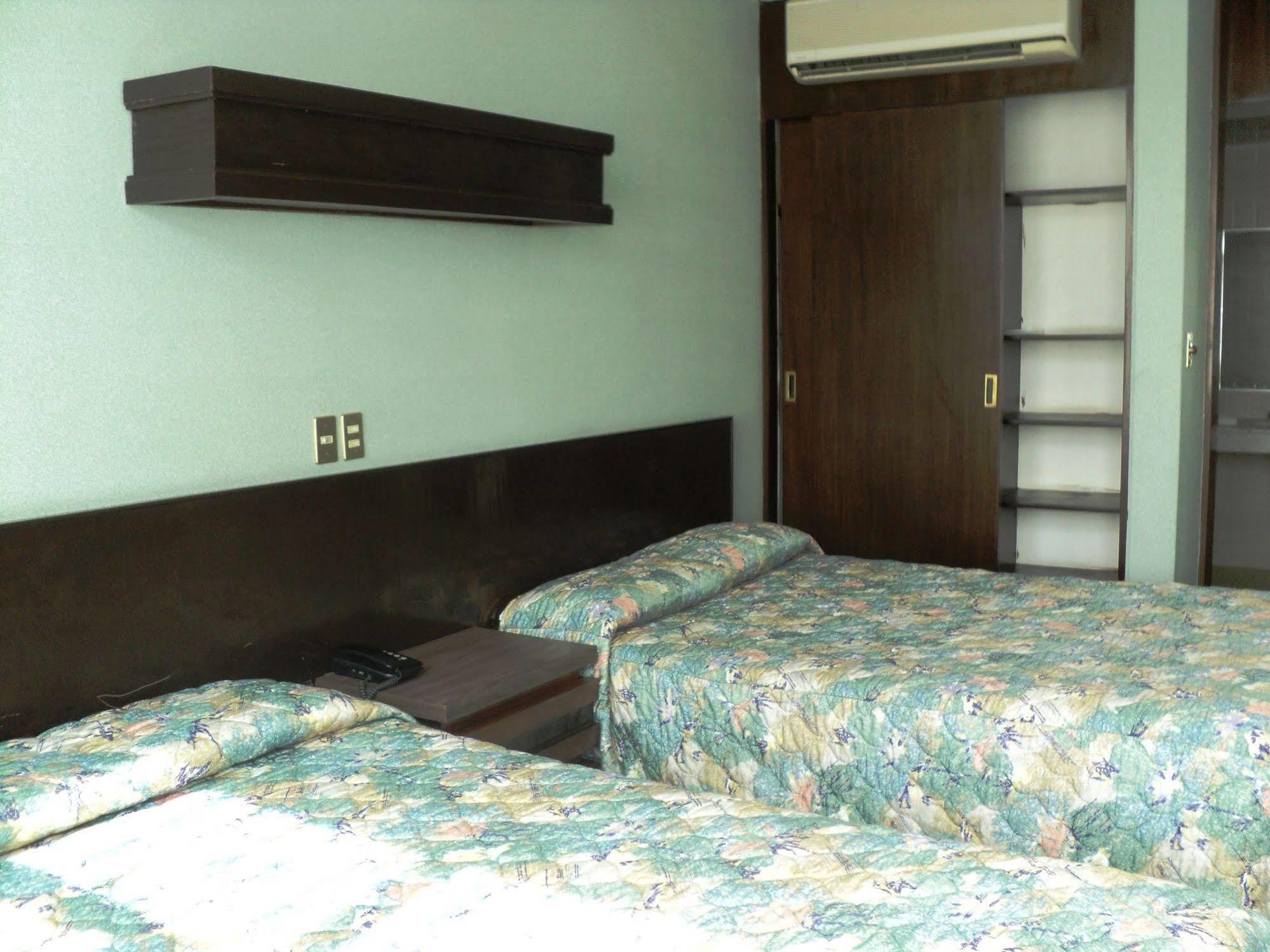 Hotel Mary Celaya  Bagian luar foto